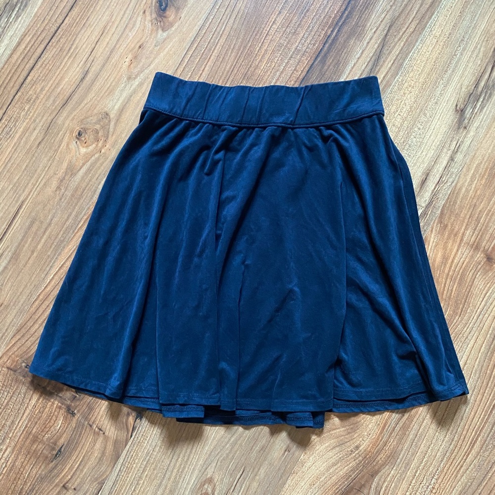 Hollister faux suede skateboard skirt